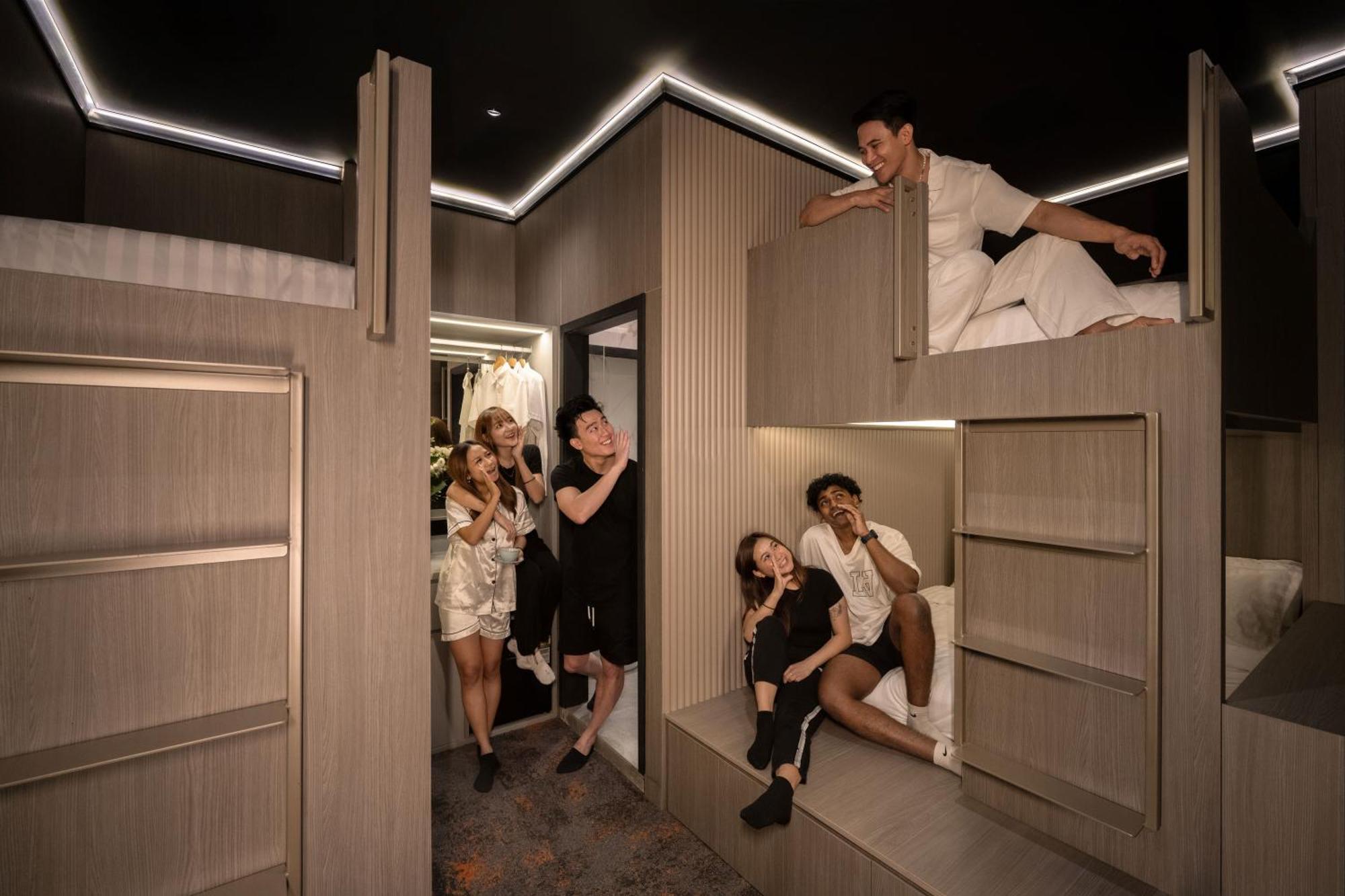 Asrama Cube Social Boutique Capsule At Boat Quay Singapore