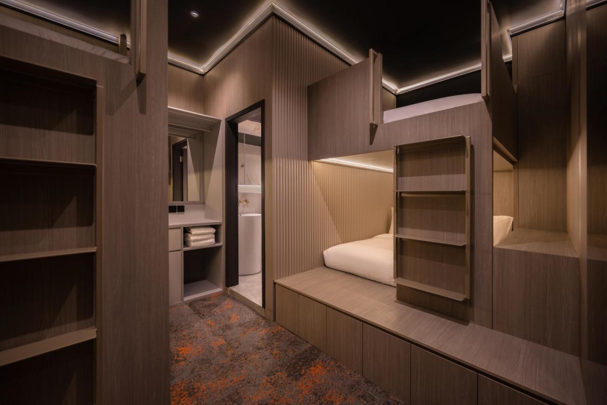 Cube Social Boutique Capsule At Boat Quay Hostel Singapur