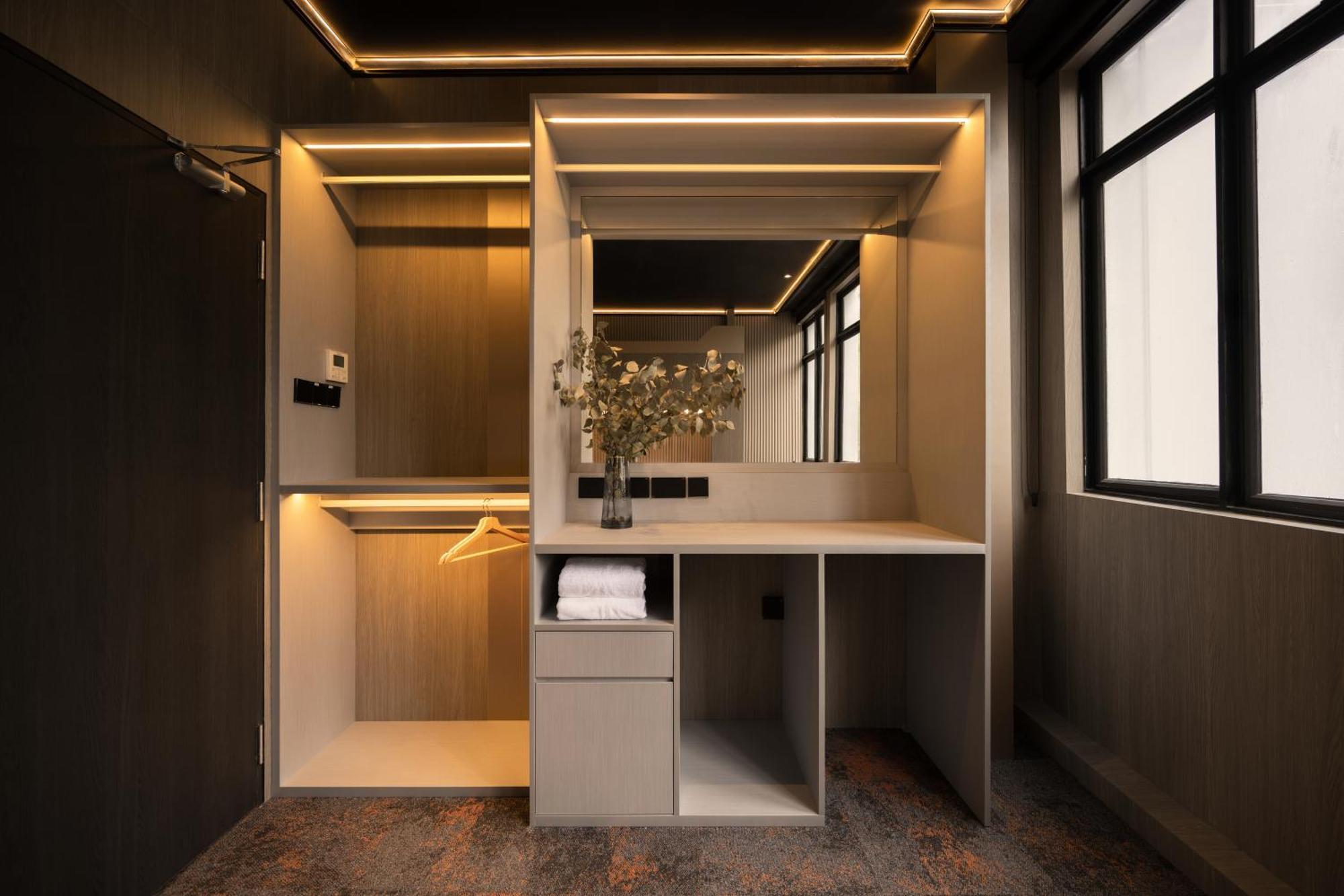 Asrama Cube Social Boutique Capsule At Boat Quay
